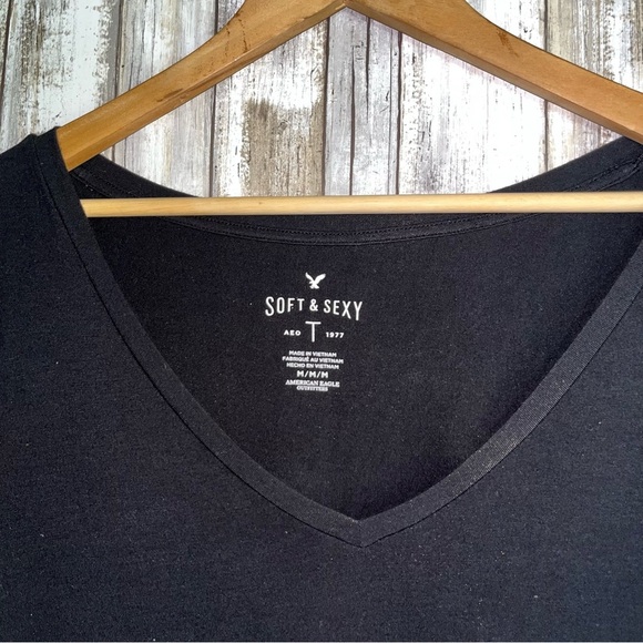 American Eagle Soft & Sexy Black Tee - Picture 4 of 4